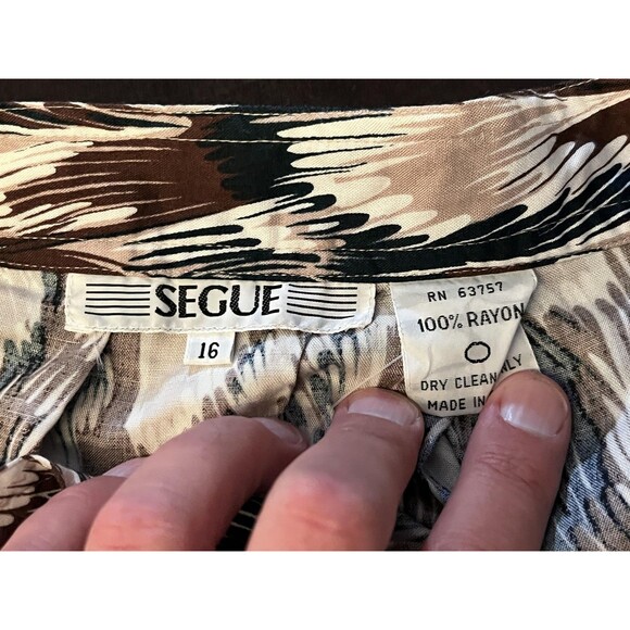 Segue Skirt Womens 16 Pleated Button Closure Abstract Print Rayon NWT - Picture 7 of 9